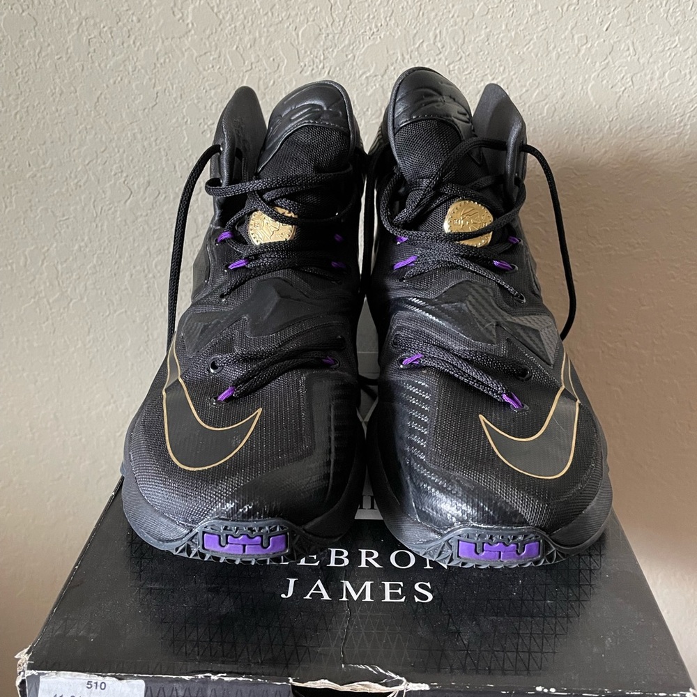 Lebron 13 BHM (basically new)